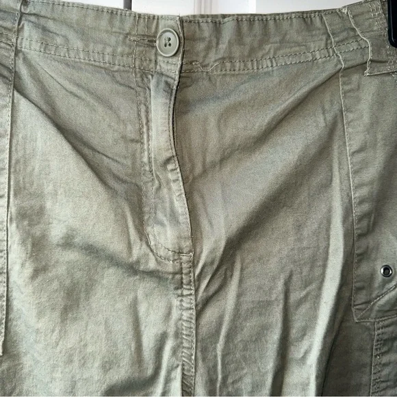 Style & Co. Women’s Olive Green Cargo Capris Size 18W - Picture 8 of 9